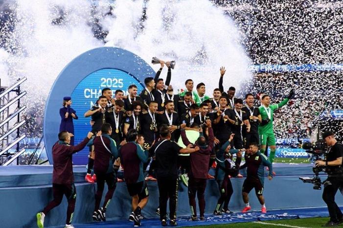 منتخب المكسيك يتوج بلقب دوري أمم كونكاكاف 4724098