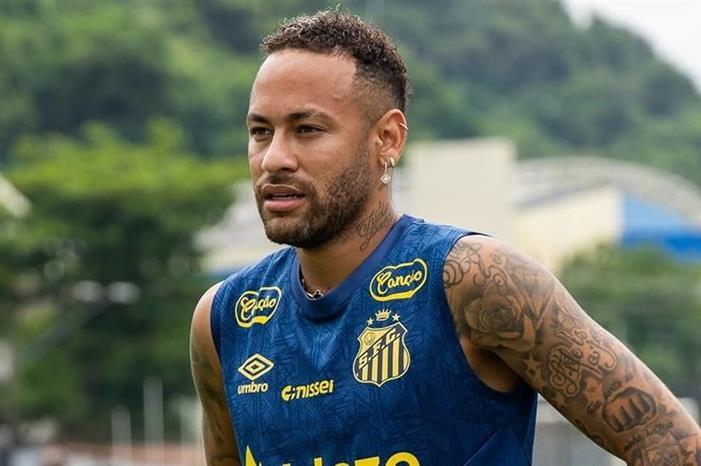 نيمار يلجأ إلى حيلة طبية لتجنب الإصابات 2025328122051826K5