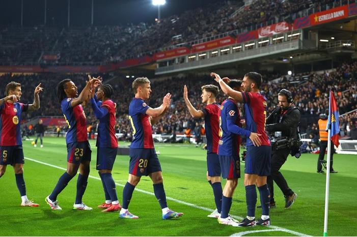 برشلونة يواجه جيرونا لتأمين صدارة الدوري الإسباني ملخص مباراة برشلونة وأوساسونا.1080