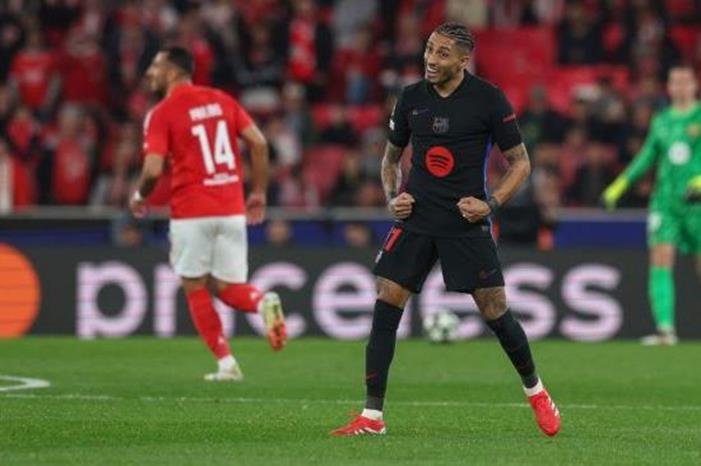 برشلونة يعود بفوز ثمين من ميدان بنفيكا GettyImages-2202908642-1