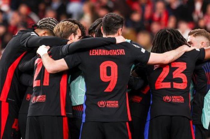 تقييم لاعبي برشلونة بعد الفوز الشاق على بنفيكا GettyImages-2202912128-1