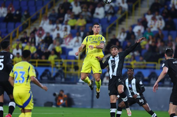 الشباب السعودي يتعادل مع النصر بدوري روشن GldiY2vX0AA4sXH