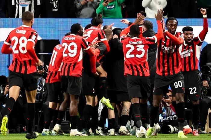 ميلان ضيفاً ثقيلاً على ليتشي بالدوري الإيطالي نادي-ميلان-الإيطالي