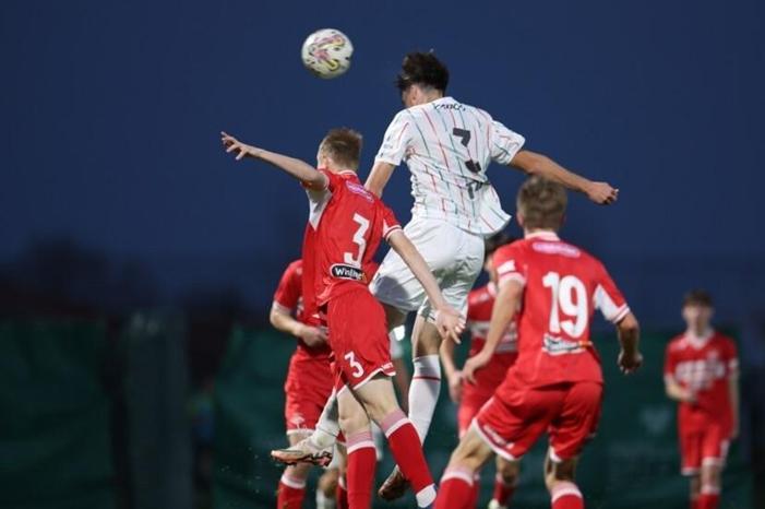 69b7ee0542360464bb08f388