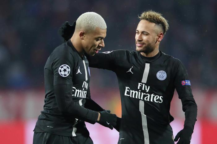 2018-12-11T220331Z_1591816741_RC149F642C30_RTRMADP_3_SOCCER-CHAMPIONS-RSB-PSG