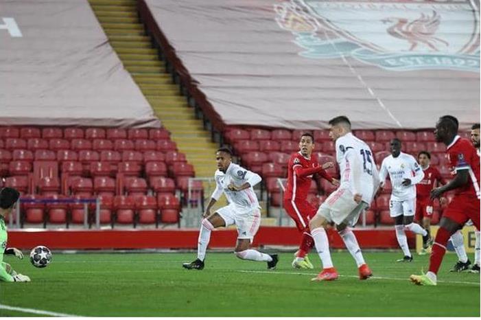 ليفربول يعتذر عن  السلوك المشين لجماهيره 1-1429896