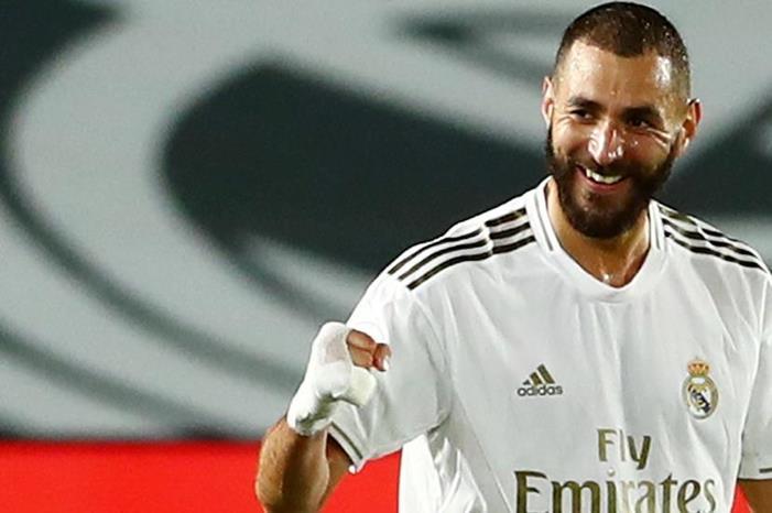 ريال مدريد يكافئ كريم بنزيما 5eec41494236041f4020fd80