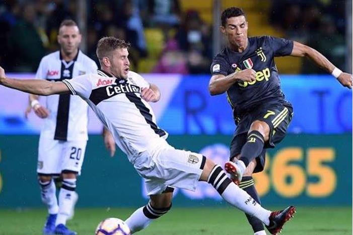 نتائج مباريات امس الأربعاء في جميع البطولات 5b8af7f4d4375077038b45ef