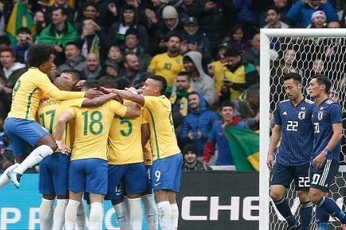 نجم البرازيل يفاضل بين الهلال والنصر.. بعد رحيله عن يوفنتوس BDBB15FE44986