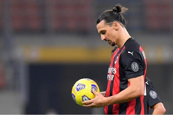 إبراهيموفيتش يواجه أزمة تهدد مسيرته الكروية RTX888MS