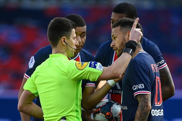 EyEKHQrWUAApXe2-scaled