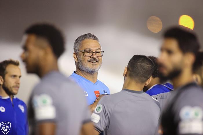 فحص يحدد برنامج الدوسري وثنائي الهلال يواصل التأهيل EyEkPzZWUAEzAxS