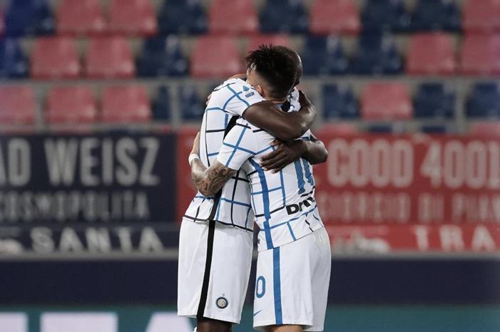 انتر ميلان يقترب من حلم تحقيق لقب الدوري الإيطالي 8059F1DB-70B2-46C7-935A-AB0238C261A2