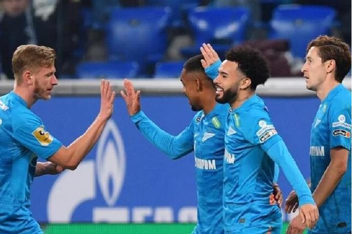 زينيت ينفرد بصدارة الدوري الروسي 6251e5804c59b72af67f9b70