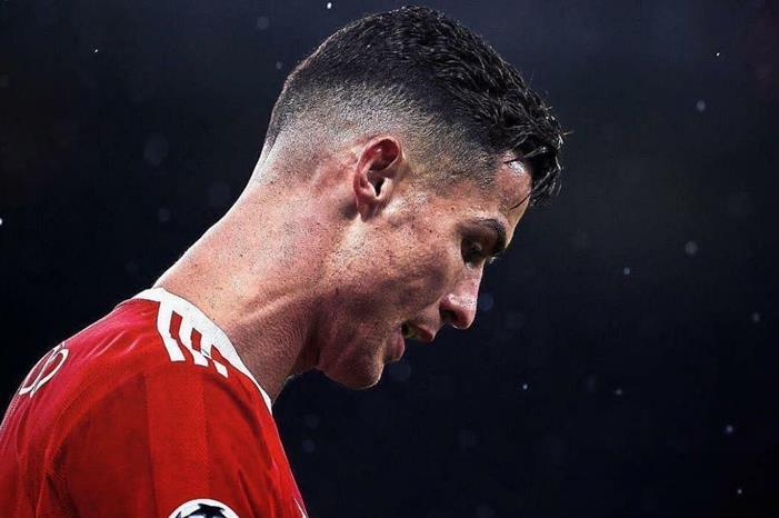 شاهد.. بيان من الشرطة الانجليزية بعد واقعة رونالدو والهاتف FPhQgwdXsAsQO9T