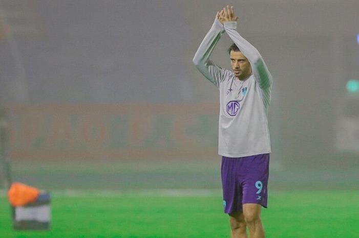 عمر السومة: أعتذر لجماهير الأهلي.. لدينا 5 مباريات متبقية ونحتاج مساندتكم (فيديو) elsoma