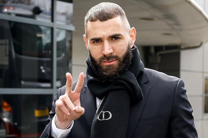 ظهور اسم كريم بنزيما في انتخابات الرئاسة بفرنسا FPn0nmUWYAANexN