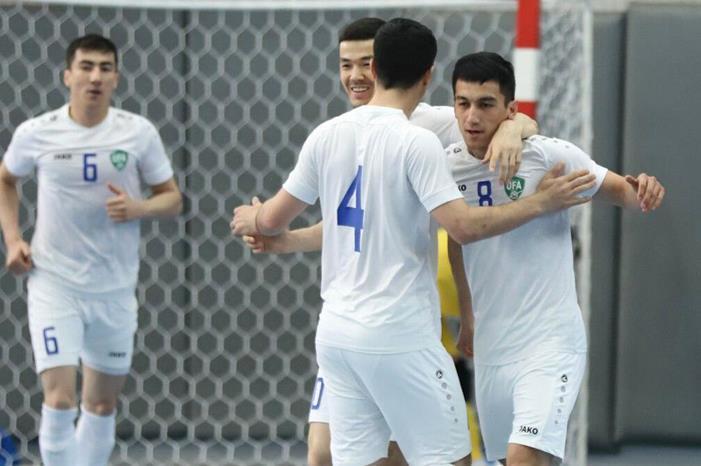 تصفيات كأس آسيا لكرة الصالات: اكتمال عقد المتأهلين عن الوسط والجنوب Uzbekistan-v-Tajikistan-(1)