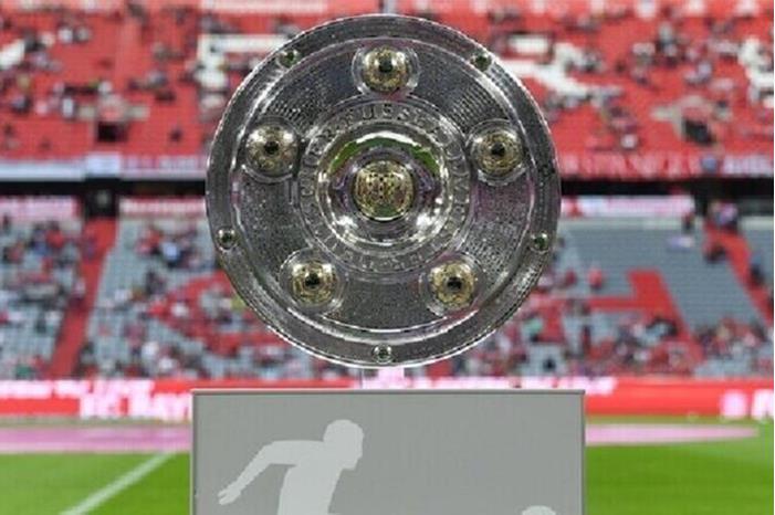 لأول مرة في البونديسليغا.. إيقاف المباريات من أجل إفطار اللاعبين في رمضان 6255c9f54c59b7459e38d191