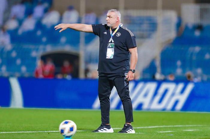 Cosmin-Olăroiu-Sharjah-Head-Coach-Sharjav-v-Al-Hilal-ACL2022