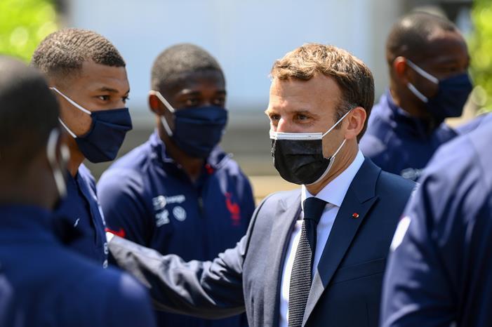 رئيس فرنسا يطالب مبابي بعدم الرحيل عن سان جيرمان 34f7a4ee-a743-4715-b0f9-70668ea720d2