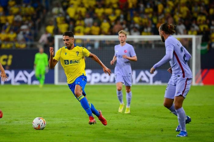 قادش يهدد برشلونة على طريقة فرانكفورت 354