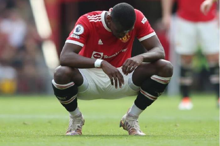 ماغواير يصيب زميله بوغبا بالخطأ بجرح في الرأس (فيديو) 625ba45b4236046c376c5cb9 (1)