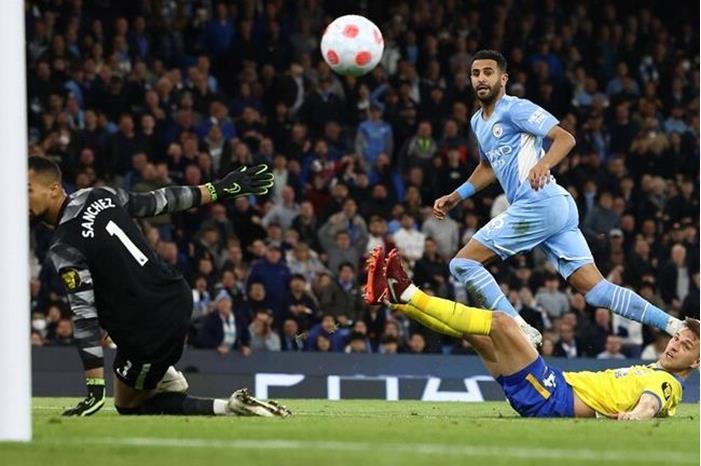 مانشستر سيتي يستعيد الصدارة من ليفربول 626070ae4236044e9e2ecb01