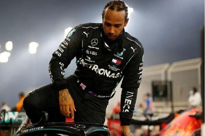 لويس هاميلتون يؤكد سعيه للمشاركة في شراء تشيلسي 6262a1734c59b739832f2d2c