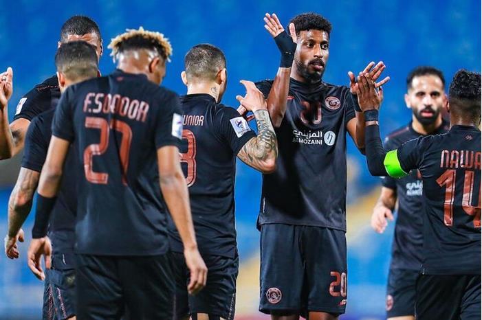 الشباب يكتسح مومباي سيتي بسداسية Al-Shabab-v-Mumbai-City---celebration