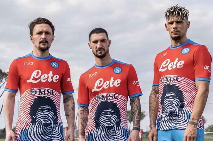 Napoli-Maradona-red-shirt