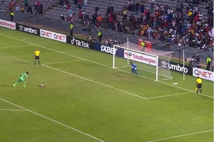 شاهد.. رد فعل غريب لحارس أورلاندو بعدما سجل هدفا حاسماً 626788874c59b71b426303d5