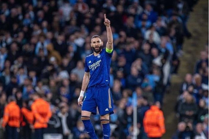 كريم بنزيما يتوعد مانشستر سيتي بـ السحر في ملعب سانتياغو بيرنابيو 6269448442360475720c3646