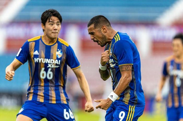 Leonardo-Ulsan-Hyundai-v-Kawasaki-Frontale-Group-I-ACL2022-Reaction