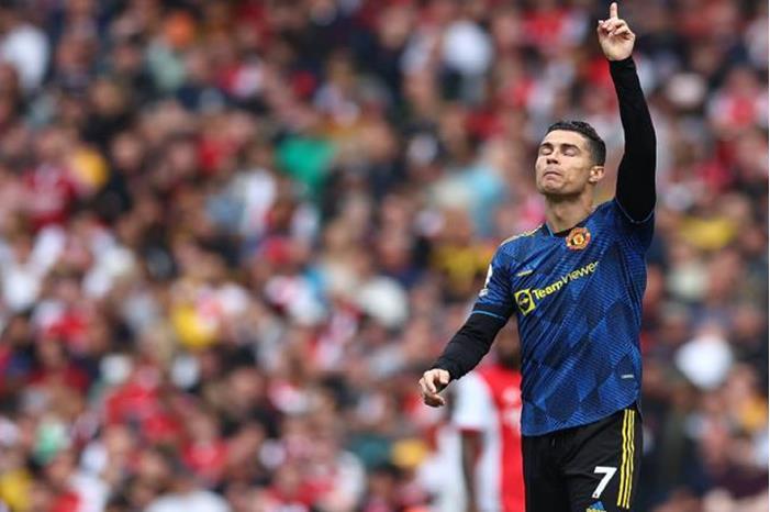 ماذا لو لم يتعاقد مانشستر يونايتد مع رونالدو هذا الموسم؟ 626ce13f4236046b92460b9e