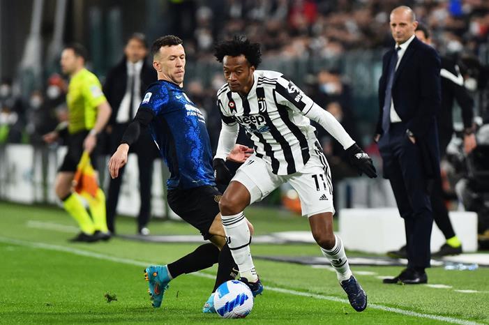 انتر ميلان يحقق فوزا مثيرا للجدل على يوفنتوس  2QJEMBKJD5G2XLMWAU7ZSTV5TQ