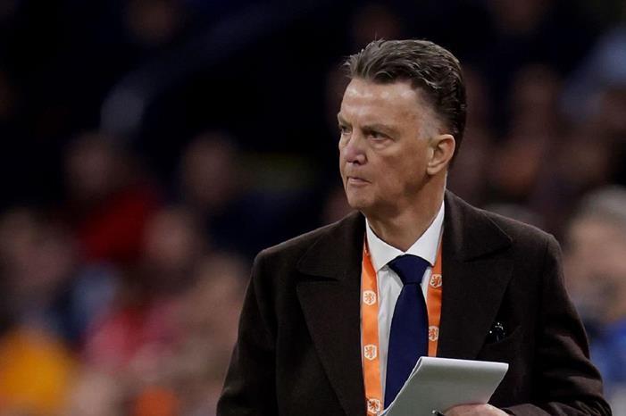 مدرب هولندا فان غال يعلن اصابته بالسرطان Louis-van-Gaal