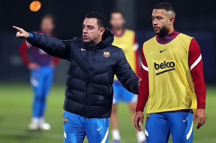 برشلونة يعلن تفاصيل إصابة ديباي Memphis-Depay-1