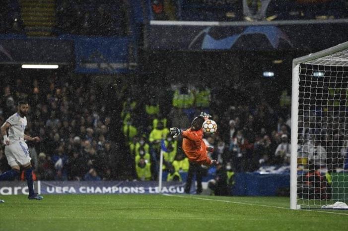 4 دفعوا الثمن.. كريم بنزيما صائد أخطاء حراس المرمى karim-benzema