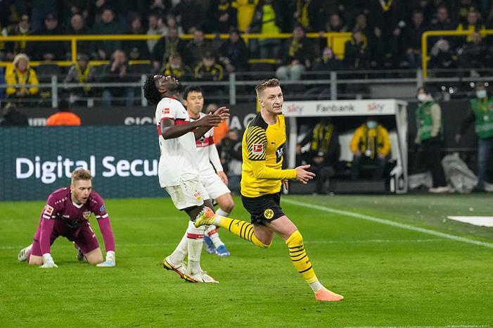 دورتموند يفوز على شتوتغارت بالبوندسليغا image