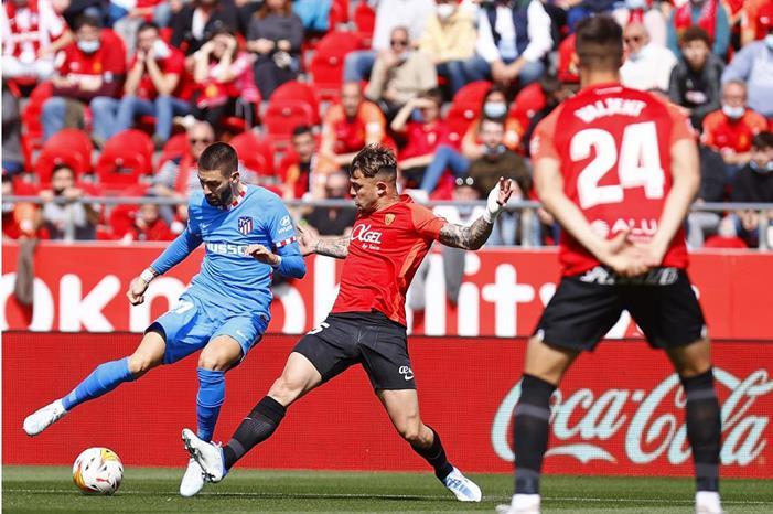 أتلتيكو مدريد يبتعد عن المنافسة على لقب الليغا ويفسح الطريق لبرشلونة f17fb213fc7069a976a6d34fccbd7d31