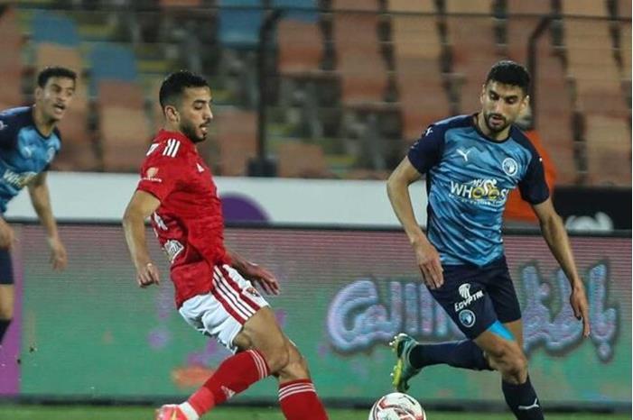 بعد طرده أمام بيراميدز.. الأهلي يعاقب مدافعه 64351fb64236046277702c36