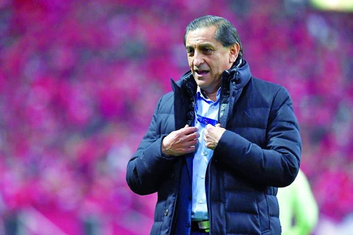 مدرب الهلال يعتذر لحكام الدوري السعودي 5