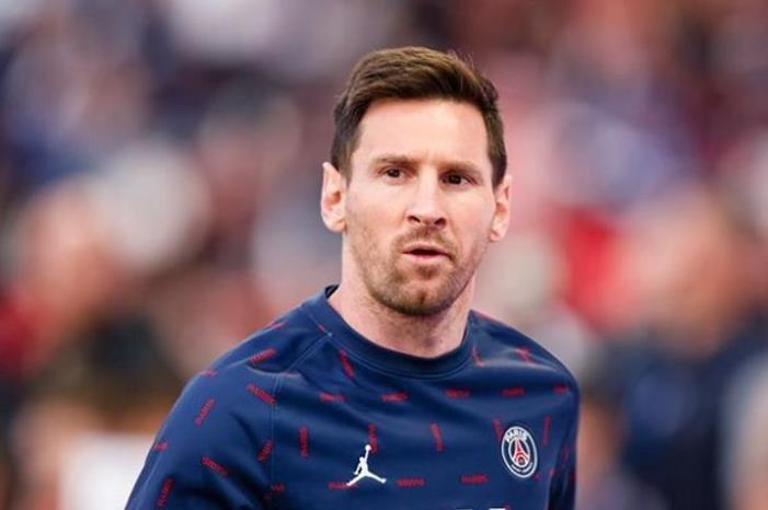 قرار ميسي يحسم مصير نجم برشلونة lionel-messi2023_1_11_9_24