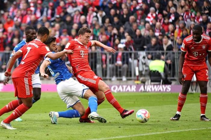 بايرن يتعادل مع هوفنهايم ويحافظ على الصدارة 2023415195028316N2