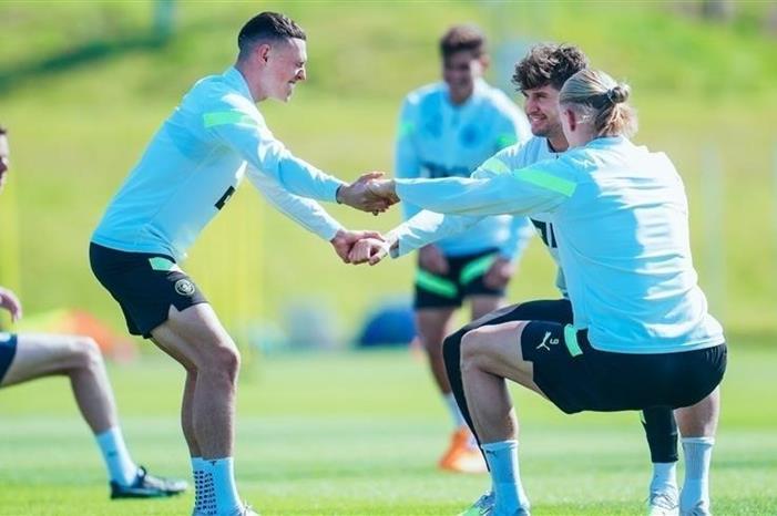 فودين يعود إلى تدريبات السيتي 2023418213052144FF