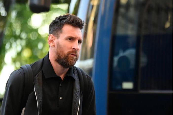 تفاصيل عرض برشلونة لاستعادة ليونيل ميسي 644104cb4236047ea1087fa3