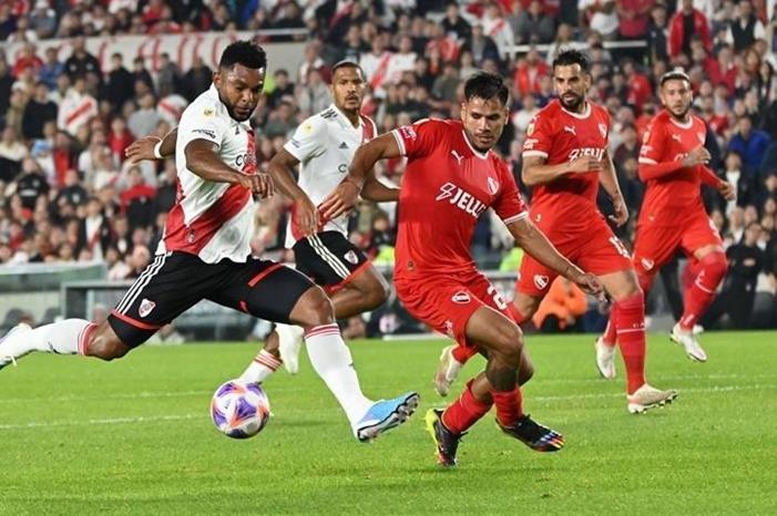 ريفر بليت يعزز صدارته للدوري الأرجنتيني 20234241253442469G