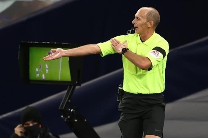 يويفا يسعى لتعديل قانون لمسة اليد 2023425195833864IL