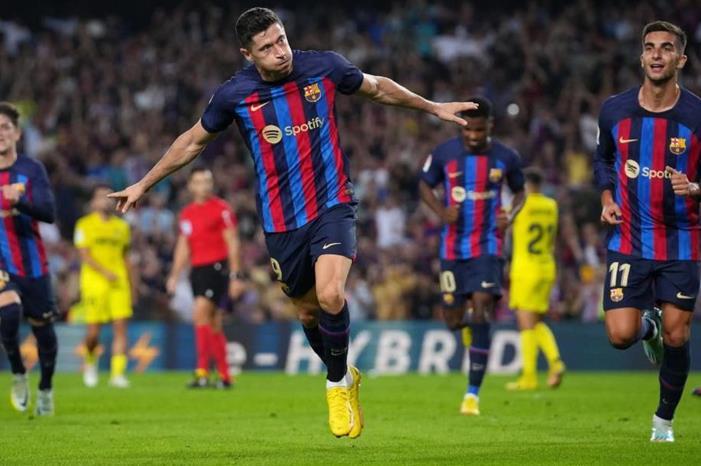 ليفاندوفسكي يقود هجوم برشلونة أمام رايو فاليكانو 2